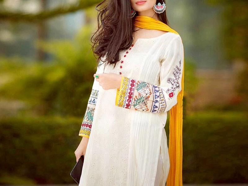 Pakistani Eid Dresses 2023 Latest Eid Dresses Online – Nameera by Farooq