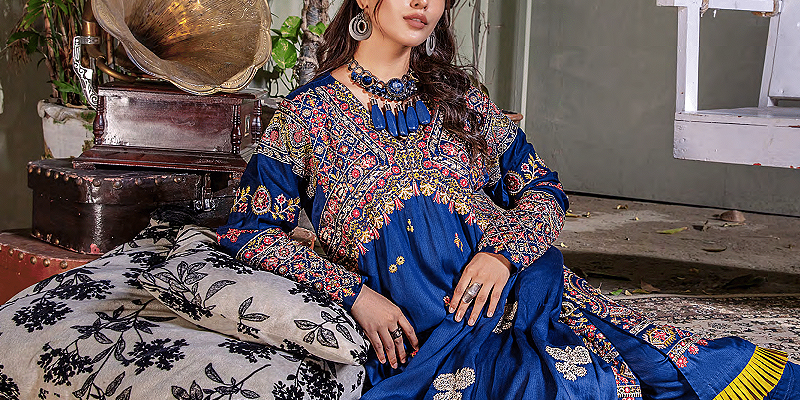 EshAisha Luxury Embroidered Winter Collection 2022