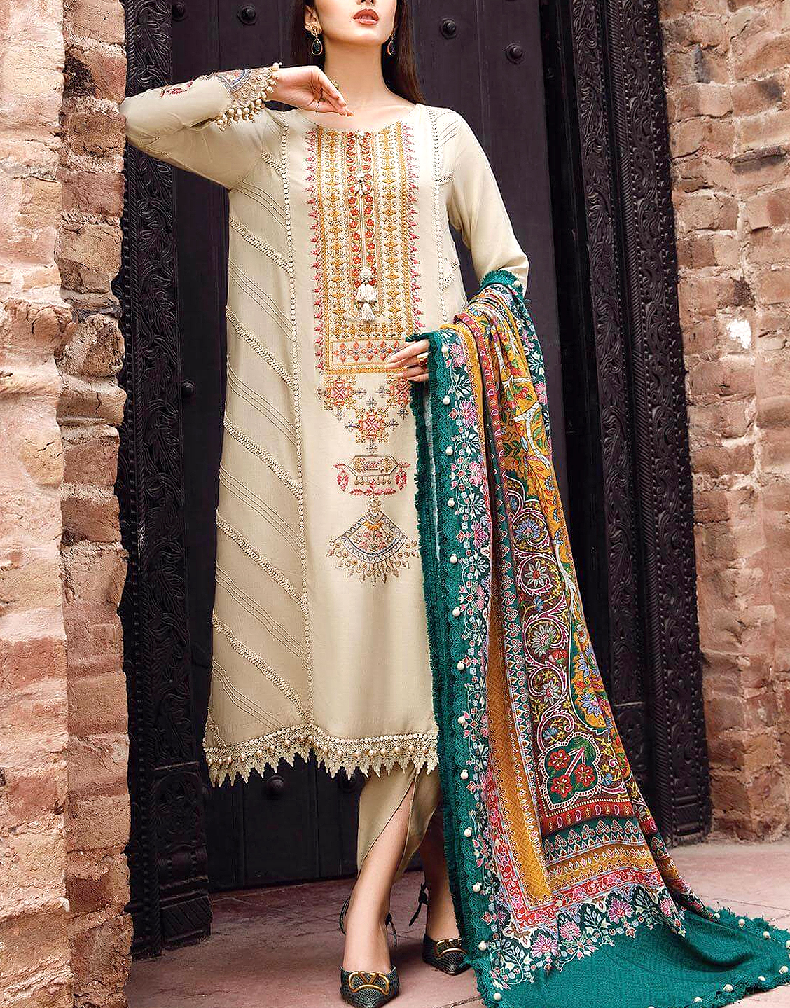 Heavy Embroidered Lawn Suit 2024 with Diamond Organza Dupatta Price in ...